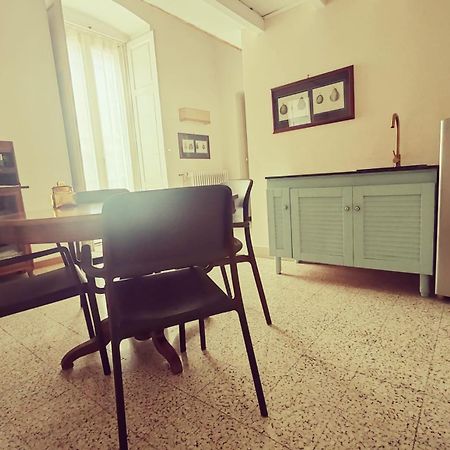 Palazzo Romanelli B&B Трані Екстер'єр фото