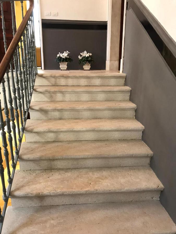 Palazzo Romanelli B&B Трані Екстер'єр фото