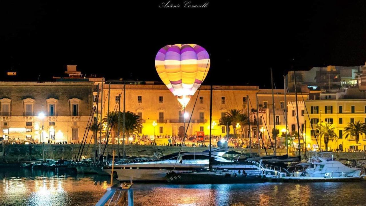 Palazzo Romanelli B&B Трані Екстер'єр фото