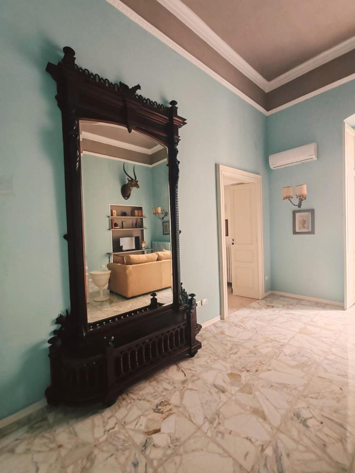 Palazzo Romanelli B&B Трані Екстер'єр фото
